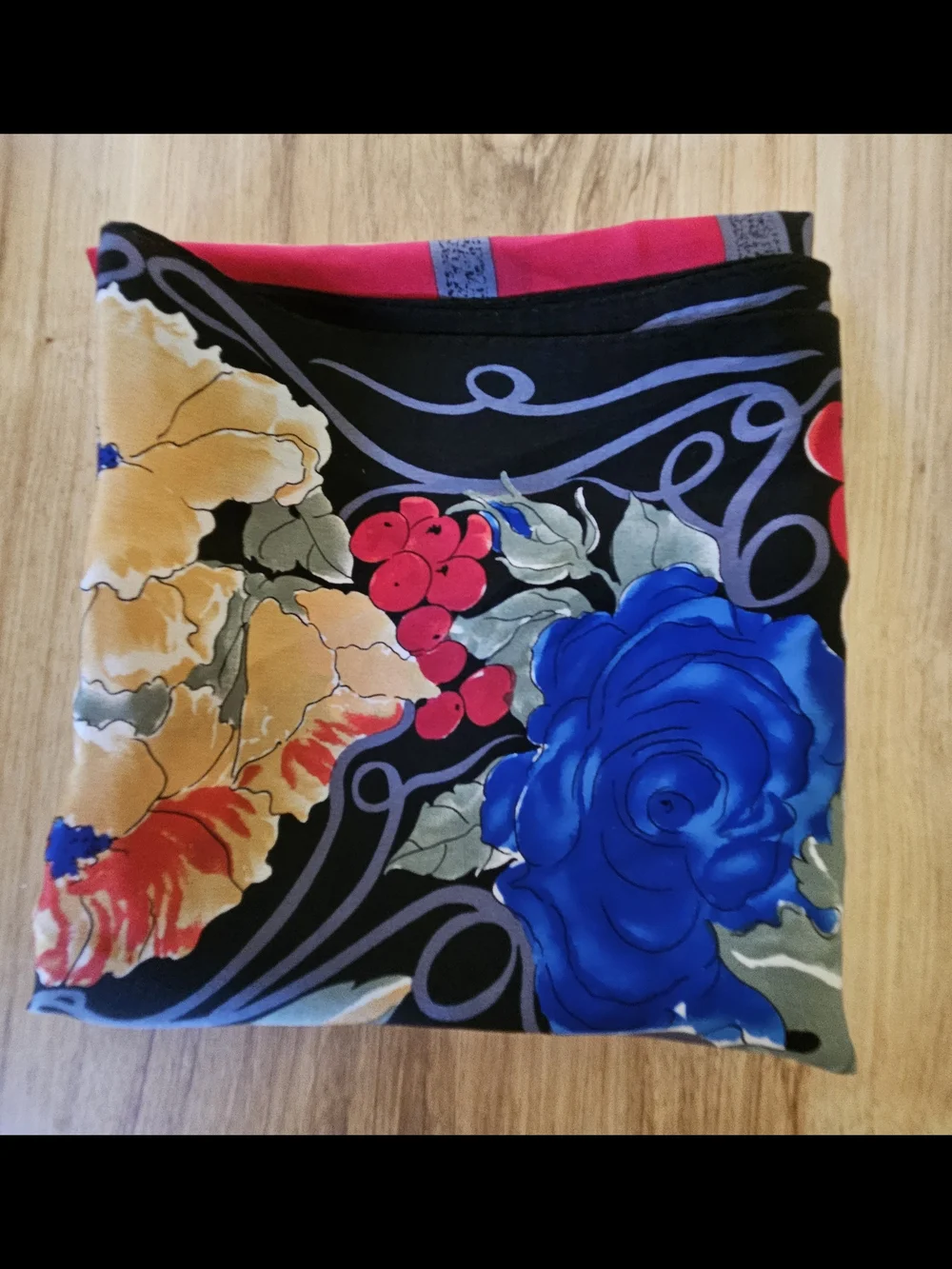 Vintage Vega - Bold Red & Black Floral Silk Scarf - Women's Fashion Wrap
